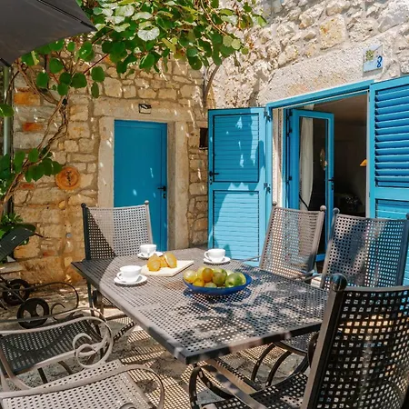 Willa Istrian Garden *