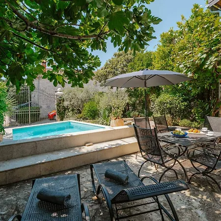 Villa Istrian Garden *